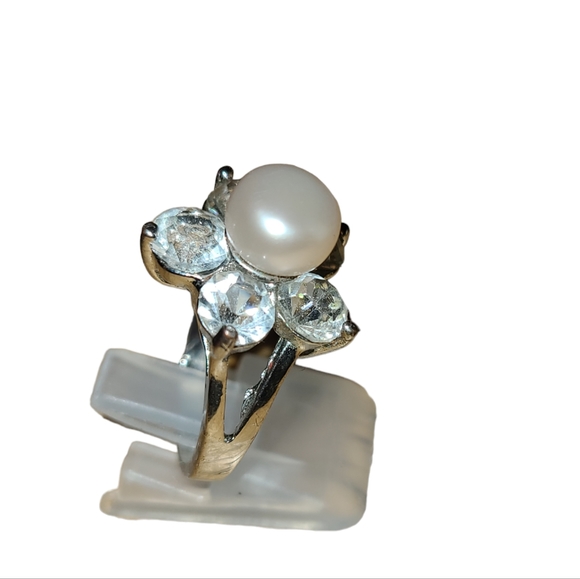 Vintage Faux Pearl with Crystals Flower Ring L4 - Picture 2 of 5